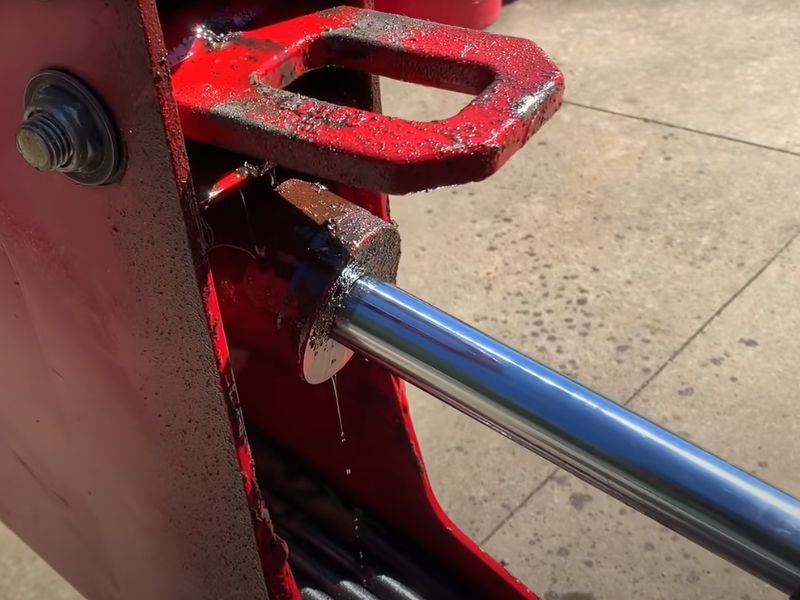 Hydrauliczny tłok tłokowy: typowe problemy i naprawa