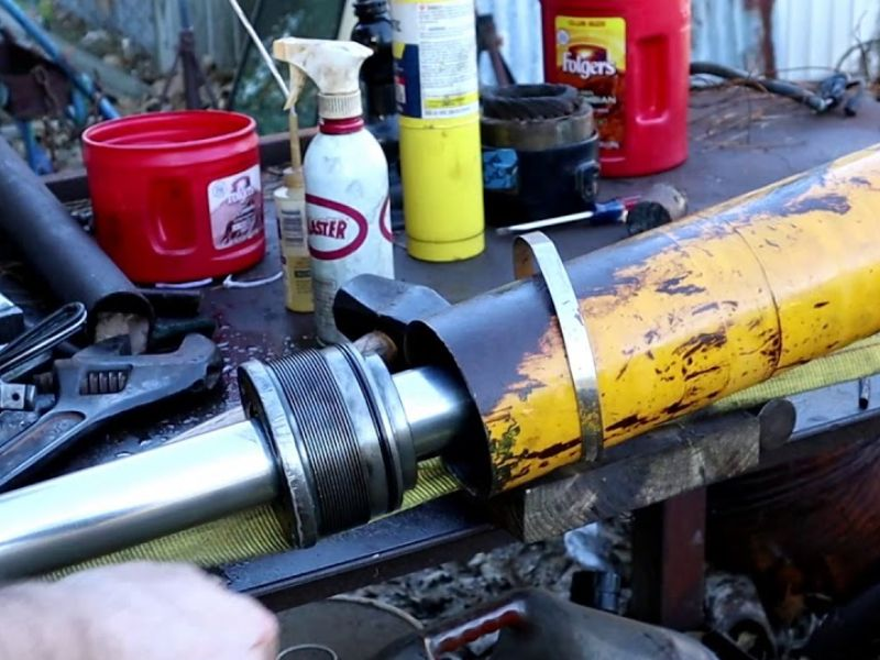 Przebuduj lub wymień cylindry hydrauliczne, co jest lepsze?