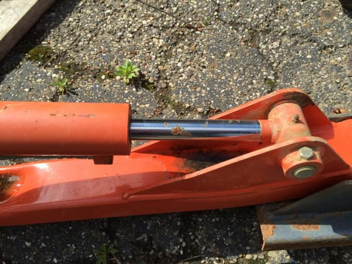 Jak usunąć rdzę z cylindrów hydraulicznych